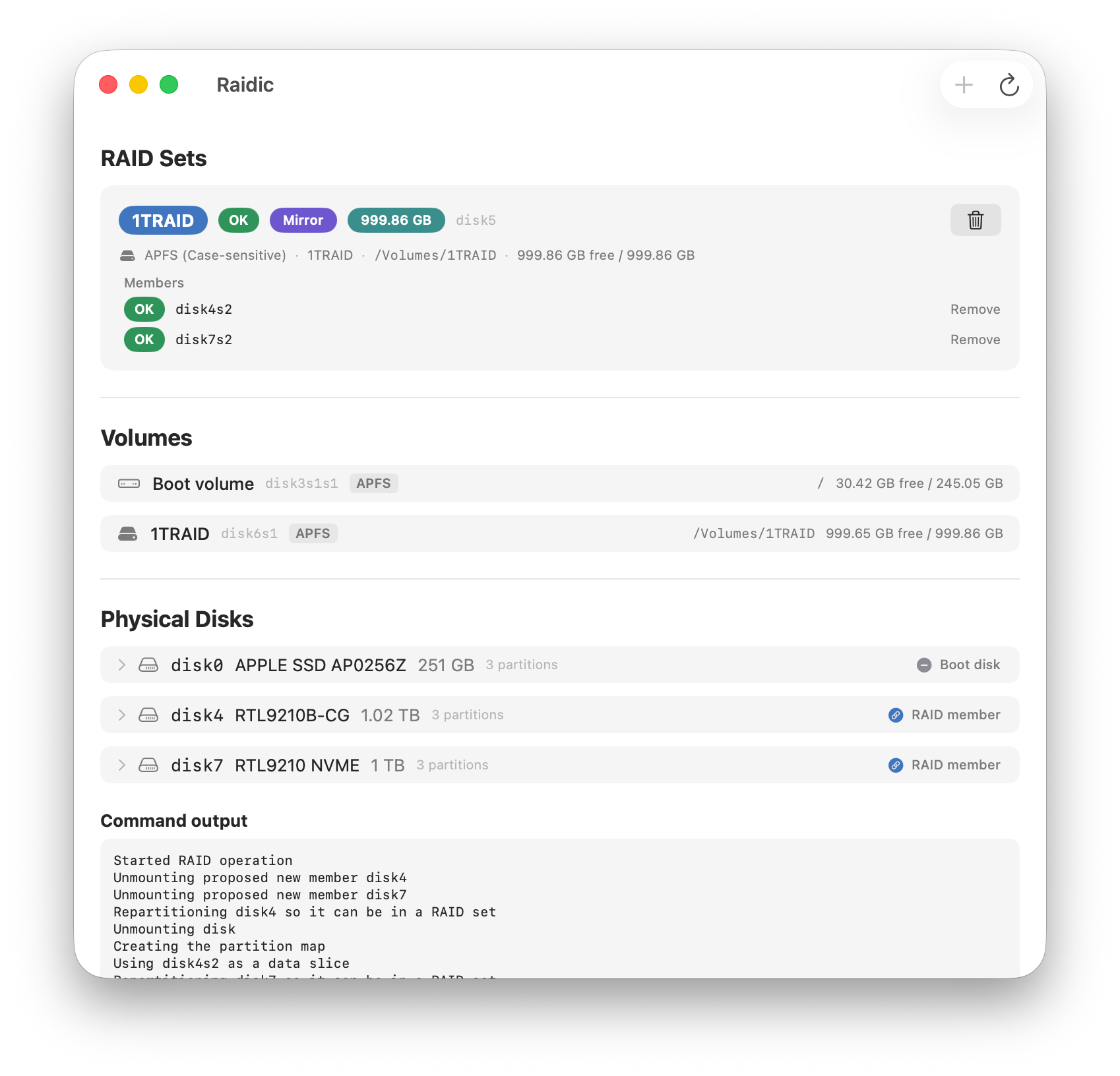Raidic showing a healthy 1 TB mirror RAID set with two OK members, mounted volumes, and physical disks